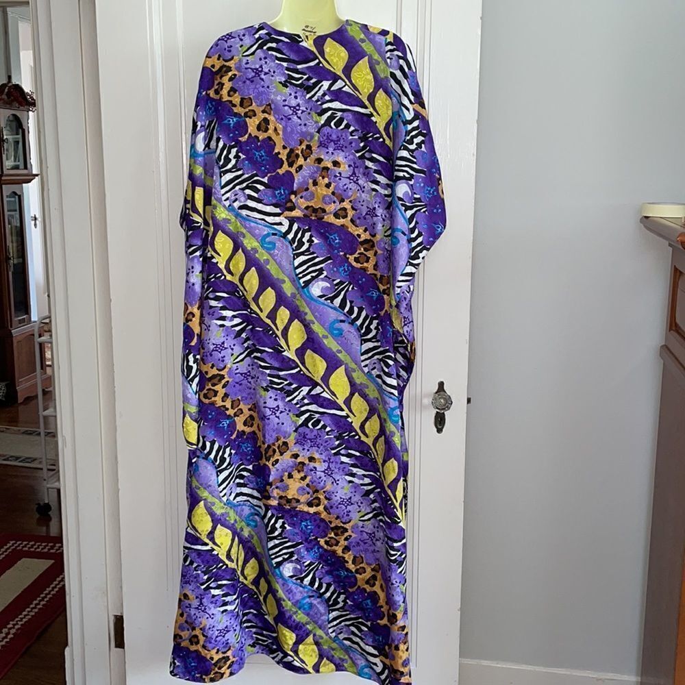 Bellamayo multi pattern‎ & multi patterned polyester caftan/muumuu - Picture 4 of 8